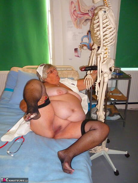 TAC Amateurs invite you to explore xxx pictures with Grandma Libby in play with sex toy