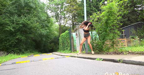 Got 2 Pee invite you to explore xxx pictures featuring Isabel Dark in watersport porn