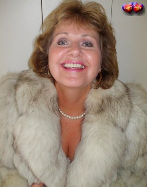 TAC Amateurs are excited to present you with a xxx photo gallery showcasing Busty Bliss exhibit perfect form